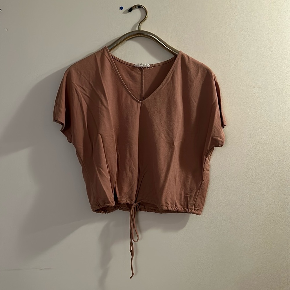 Adorable cute cropped top.